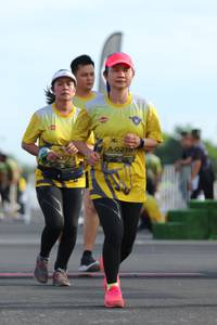 BIB: 0215
                            <button type="button" onclick="openModal(5246723)" class="btn btn-primary btn-sm float-right btn-popup" data-toggle="modal" data-target=".modal-high-quality">
                        <i class="fas fa-shopping-cart"></i> Add to Cart
                    </button>
                                            <button type="button" onclick="isThisMe(5246723, true)" class="btn btn-success btn-sm float-right btn-popup btn-isme hidden" data-toggle="tooltip" data-placement="bottom" title="นี่คือรูปของคุณใช่ไหม คลิกที่นี่เพื่อเอาเข้าอัลบั้ม">
                        <i class="fas fa-plus"></i> Add to album
                    </button>
                    <button type="button" onclick="isThisMe(5246723, false)" class="btn btn-warning btn-sm float-right btn-popup btn-isnotme hidden">
                        <i class="fas fa-ban"></i> Remove from album
                    </button>